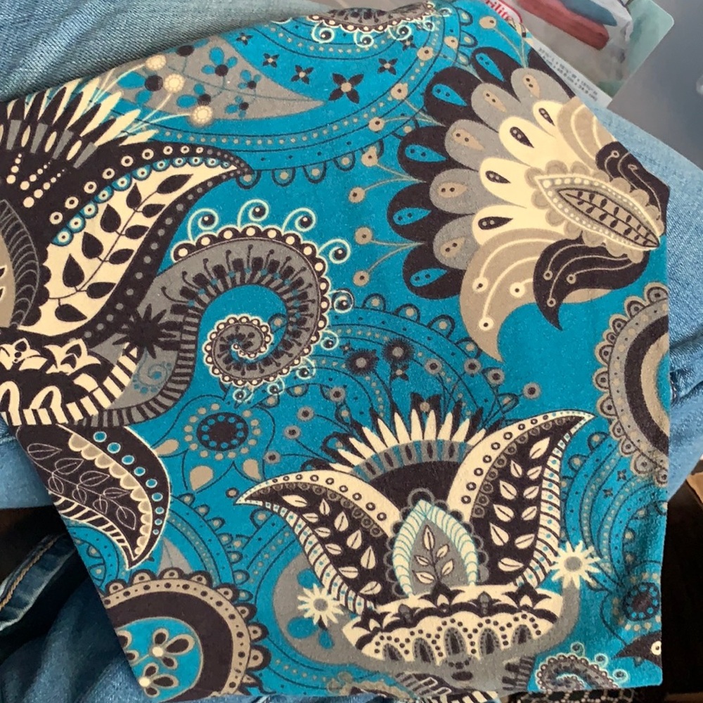 Lularoe paisley leggings